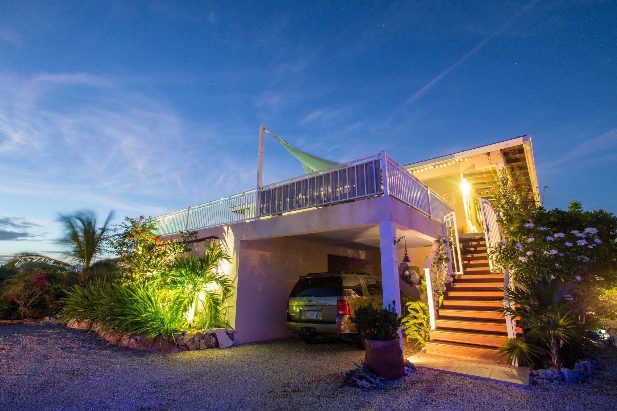 Casa De Isle Hotel Providenciales Exterior photo